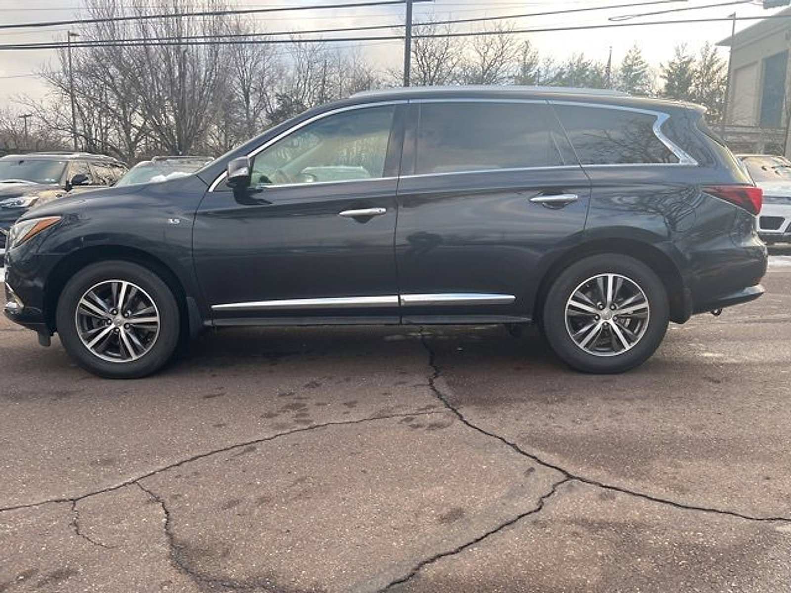 Used 2017 INFINITI QX60 AWD w/ Premium Plus Package image 6