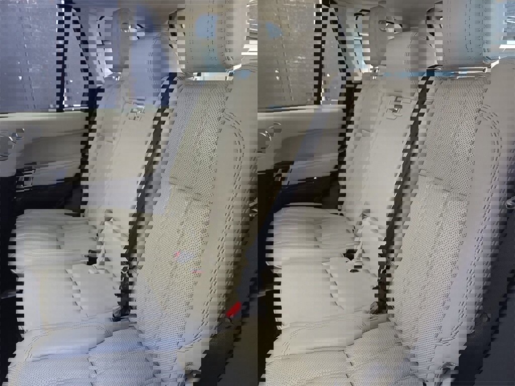 Used 2017 Land Rover Range Rover HSE image 18