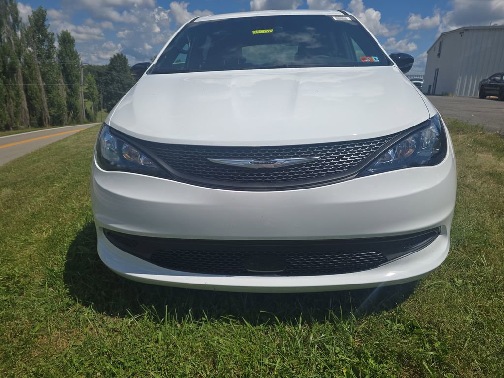 New 2025 Chrysler Voyager LX FWD image 9