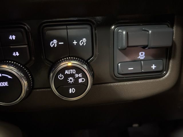 Used 2023 GMC Yukon XL SLT w/ SLT Luxury Package image 48