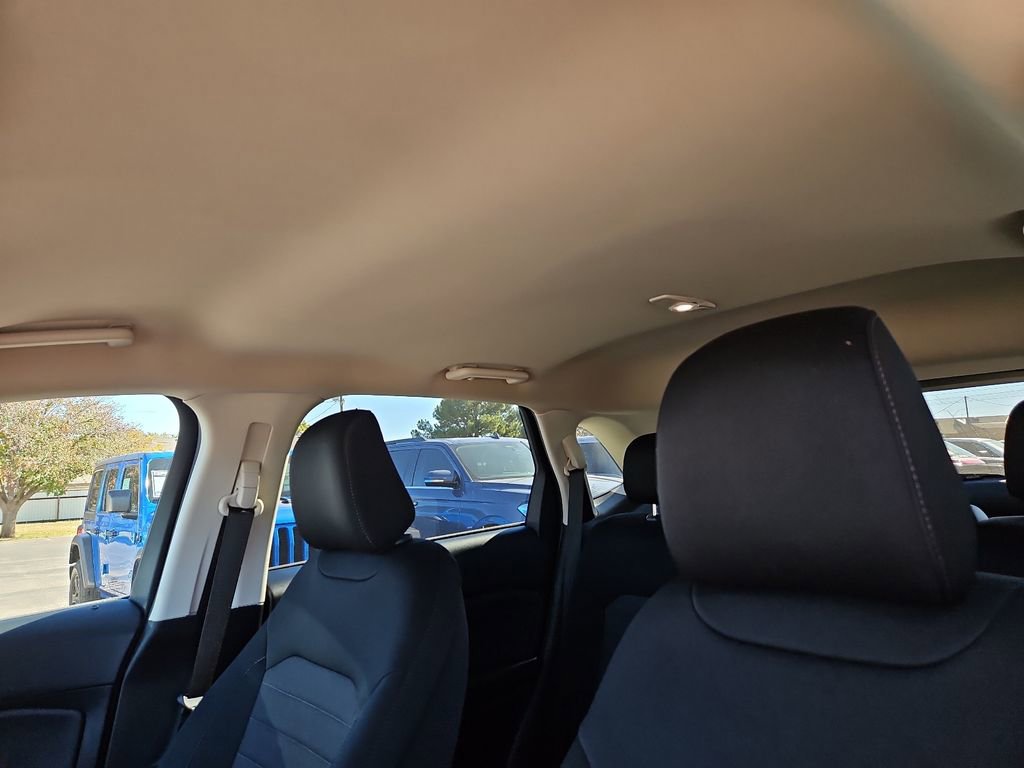 Used 2022 Ford Edge SE image 19