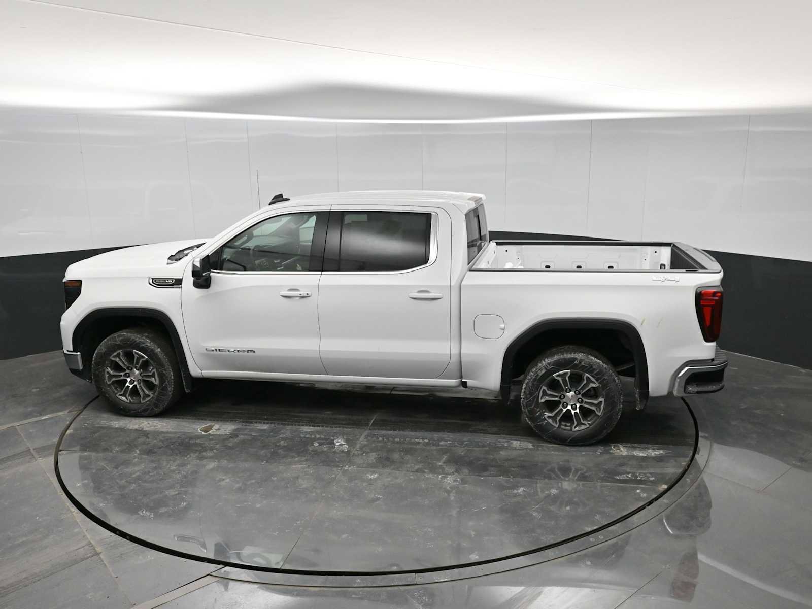 New 2026 GMC Sierra 1500 SLE w/ Preferred Package image 26