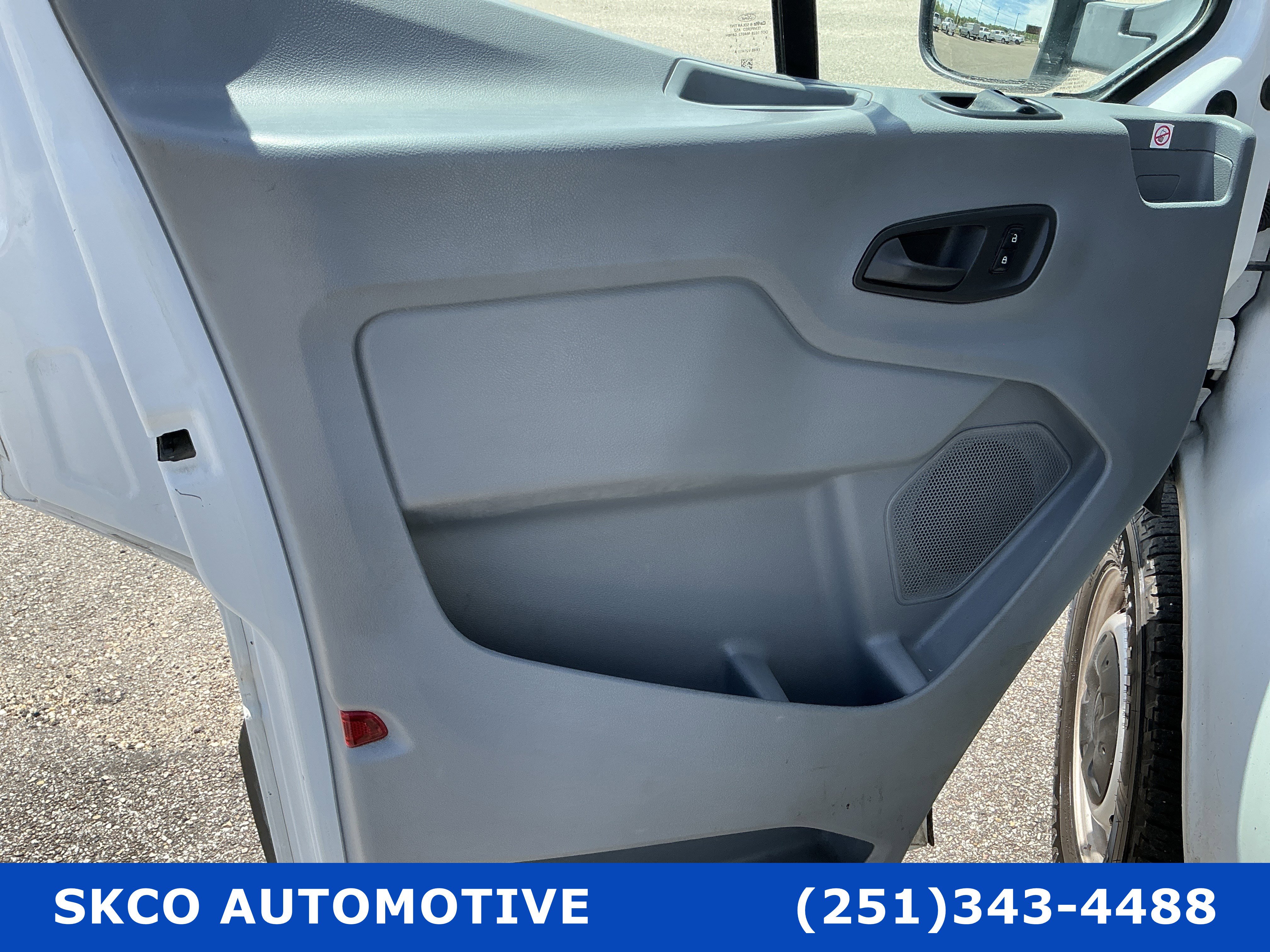 Used 2019 Ford Transit 350 XL image 12