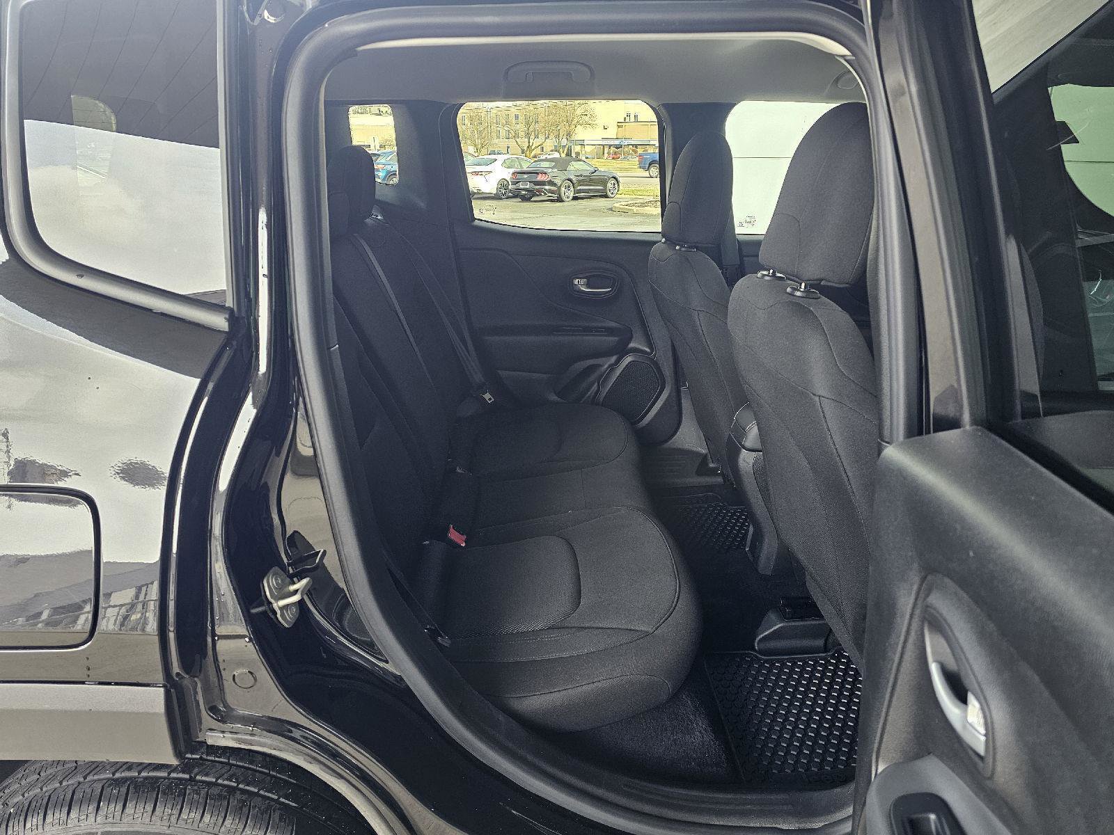 Used 2023 Jeep Renegade Latitude image 15