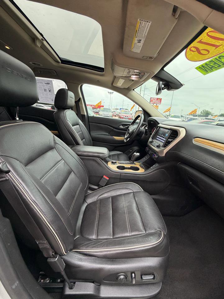 Used 2018 GMC Acadia Denali w/ Technology Package FWD image 19