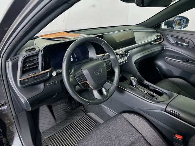 Used 2023 Toyota Crown XLE image 10