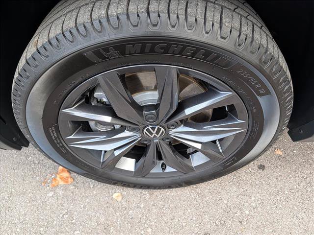 Certified 2022 Volkswagen Tiguan SE AWD/4WD image 9