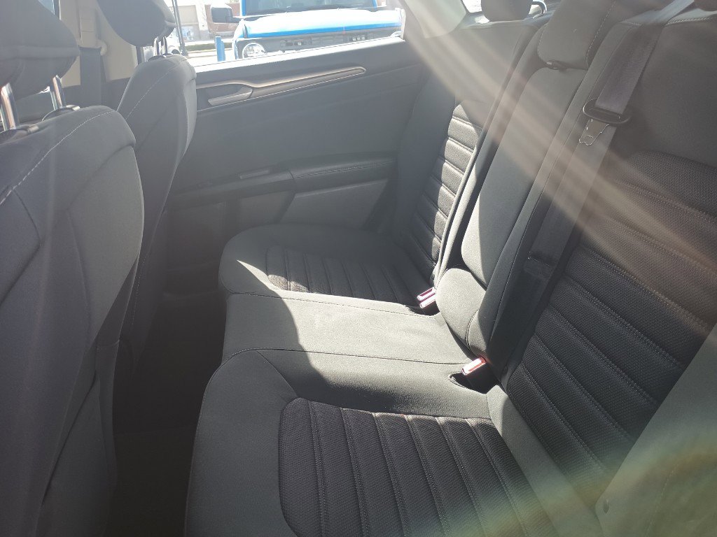 Used 2017 Ford Fusion SE image 23