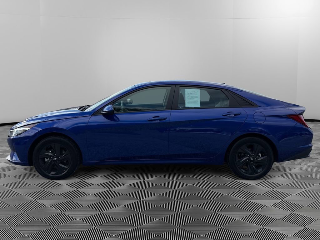 Certified 2023 Hyundai Elantra Blue image 4
