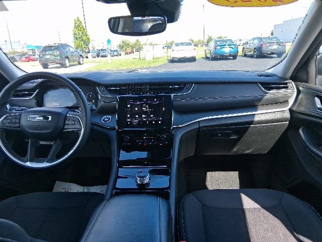 Used 2023 Jeep Grand Cherokee L Laredo AWD/4WD image 13