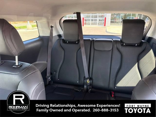 Used 2026 Kia Carnival FWD image 9