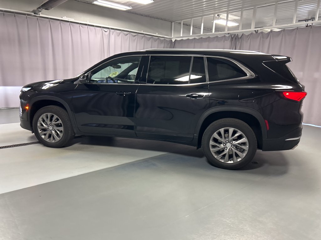 Used 2026 Buick Enclave Preferred FWD image 4