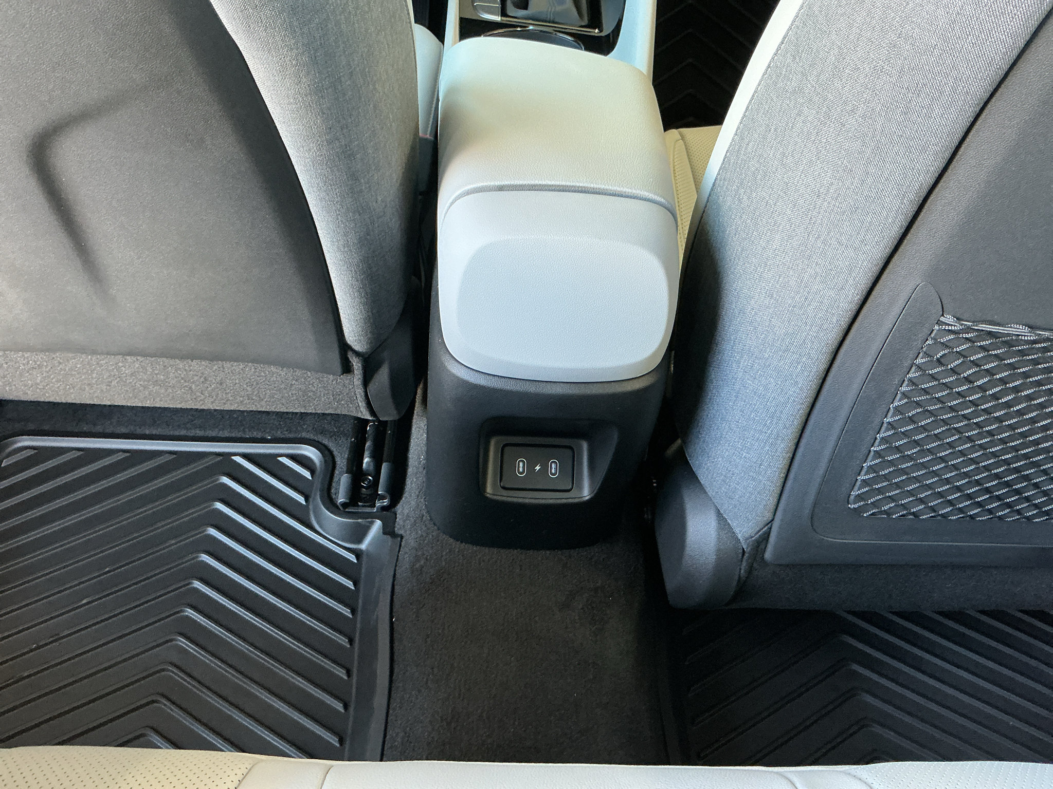 New 2026 Hyundai Elantra Limited FWD image 12