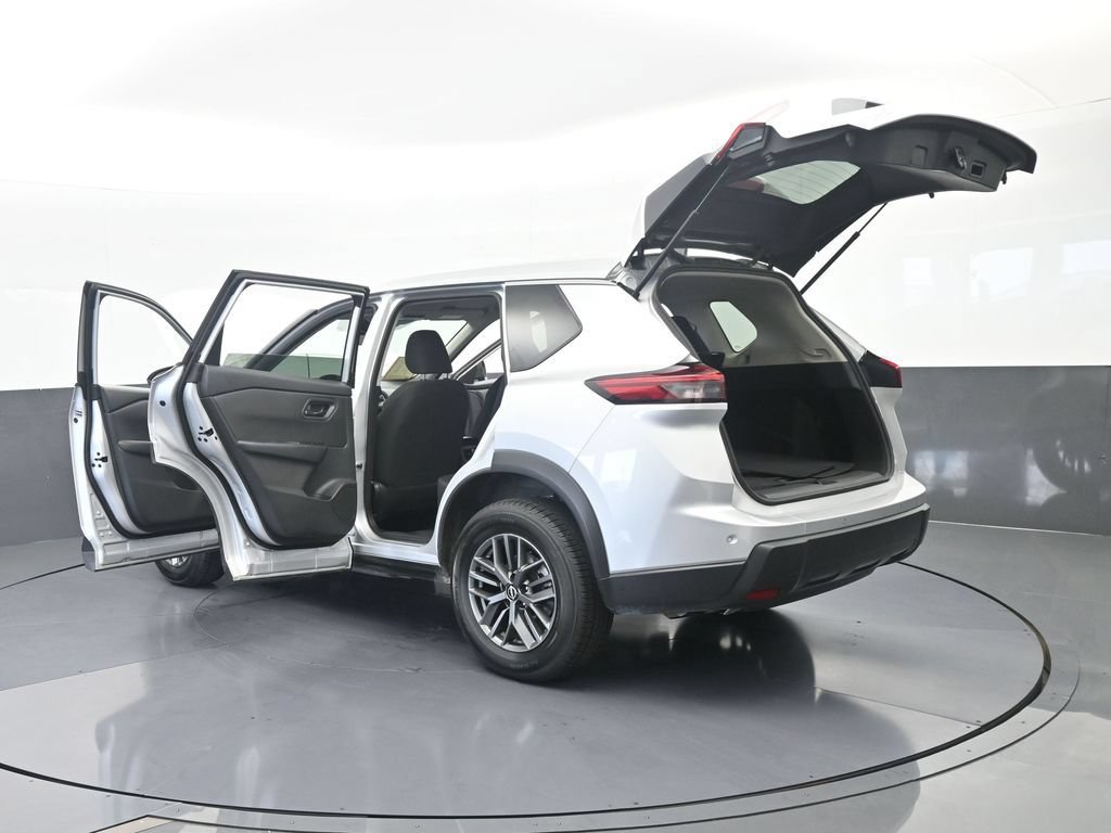 Used 2024 Nissan Rogue S FWD image 70