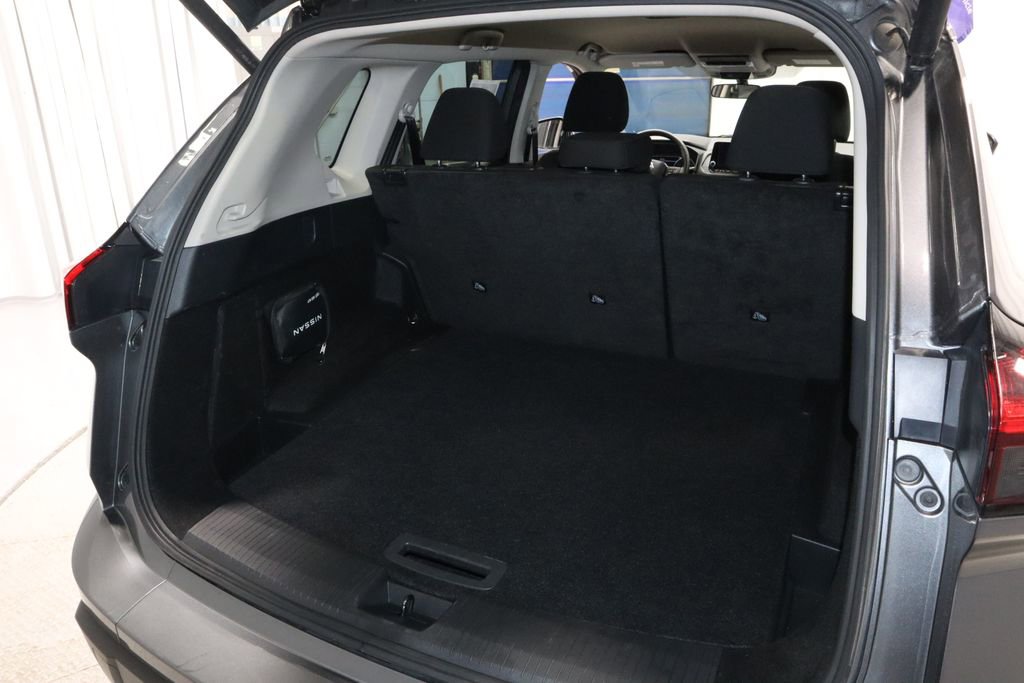 Certified 2025 Nissan Rogue SV image 19