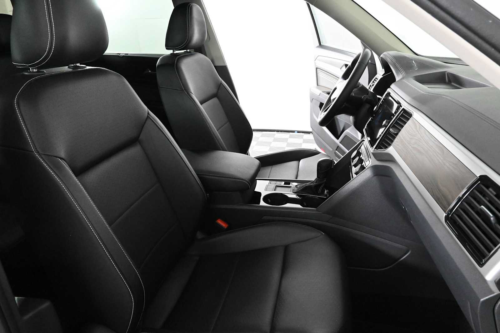 Used 2023 Volkswagen Atlas SE FWD image 11