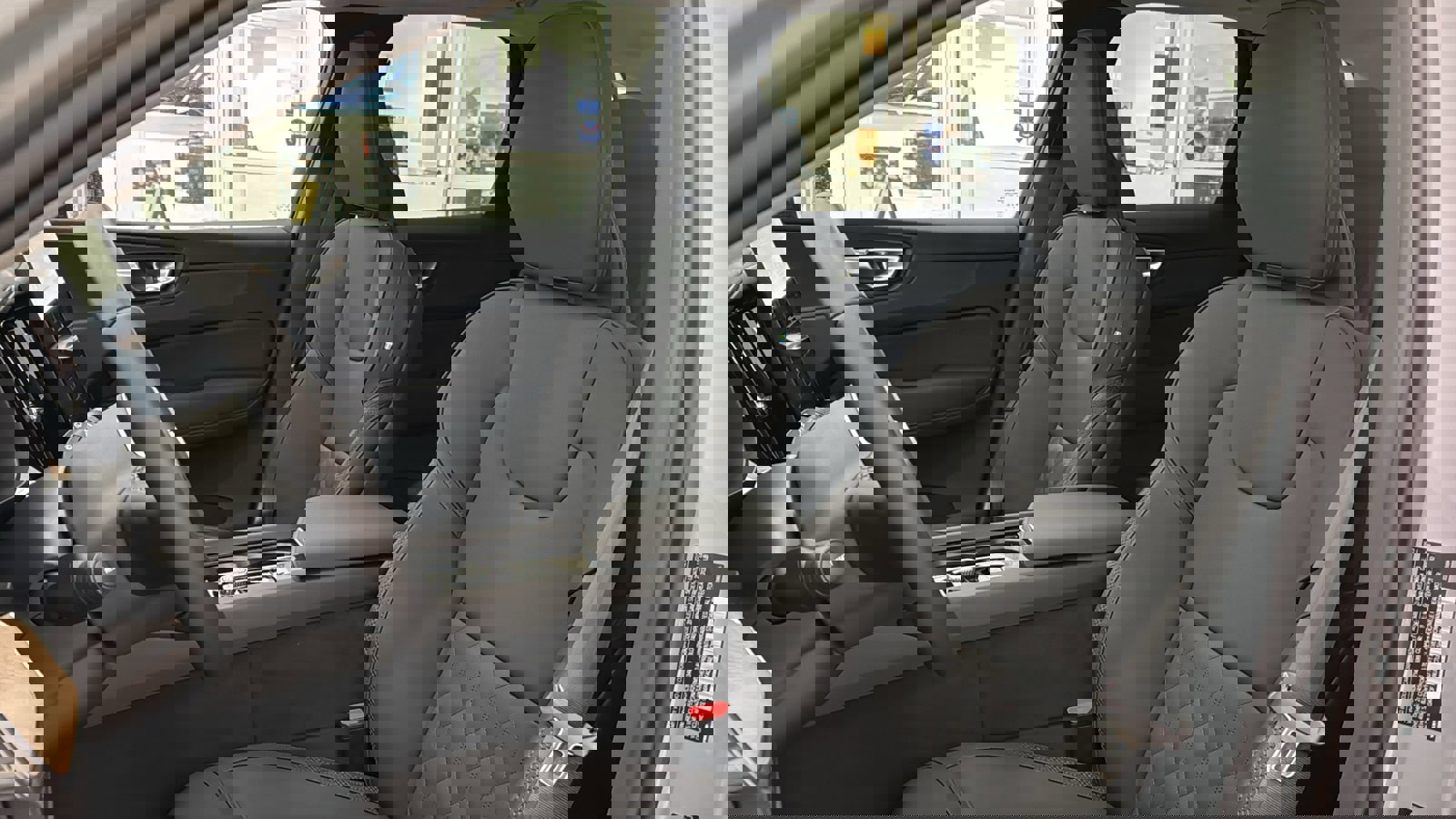 New 2026 Volvo XC60 T8 Plus w/ Protection Package Premier image 23