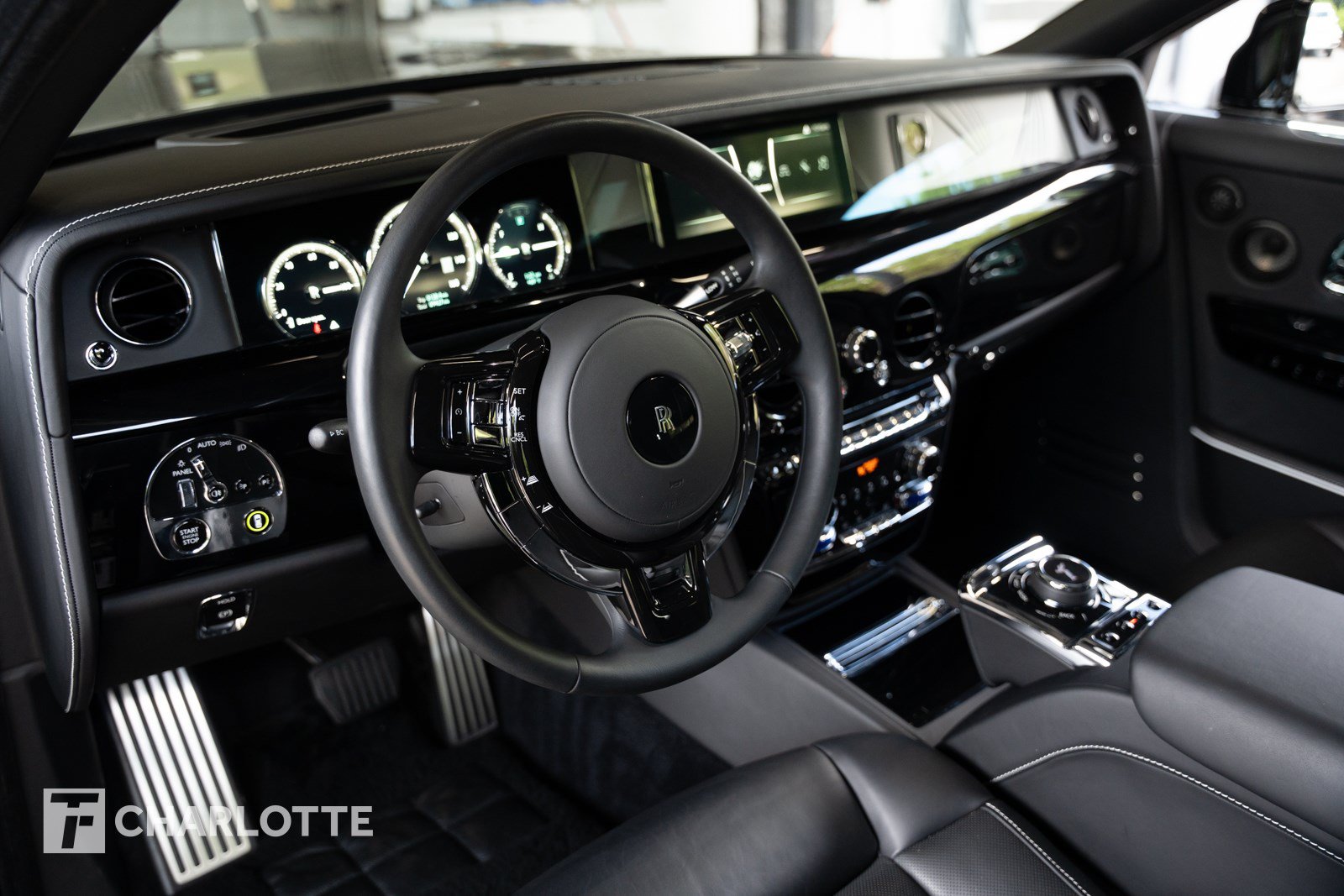 Used 2023 Rolls-Royce Phantom Extended Wheelbase RWD image 25