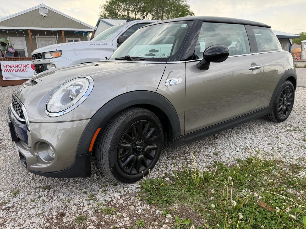 Used 2017 MINI Cooper S FWD image 3