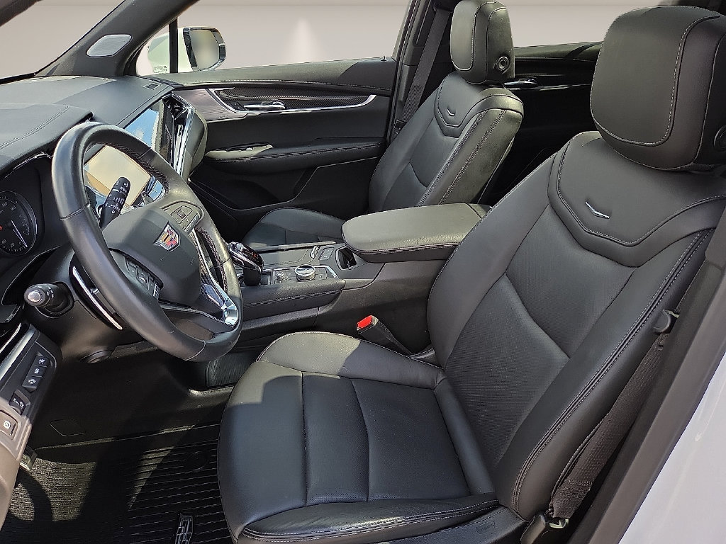Certified 2024 Cadillac XT6 Sport w/ LPO, ONYX Package AWD/4WD image 17