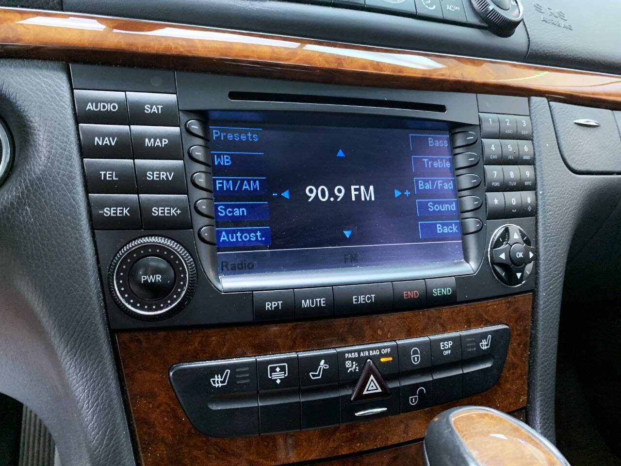 Used 2005 Mercedes-Benz E 320 Sedan image 14
