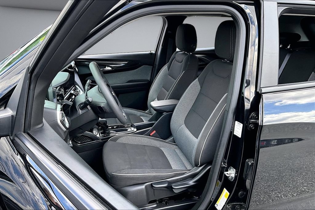 Used 2025 Chevrolet TrailBlazer LT AWD/4WD image 21