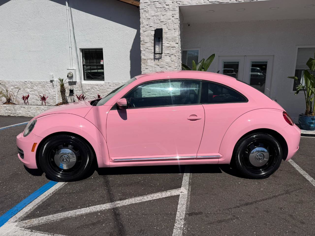 Used 2012 Volkswagen Beetle 2.5 FWD image 2