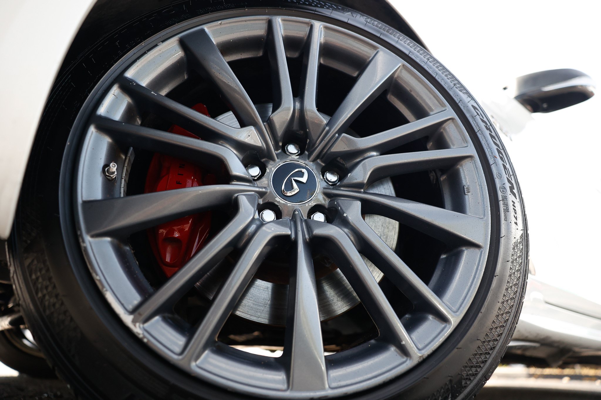 Used 2017 INFINITI Q60 Red Sport 400 AWD/4WD image 31