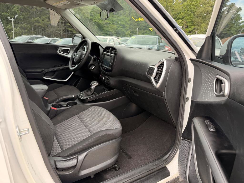 Used 2021 Kia Soul LX FWD image 18
