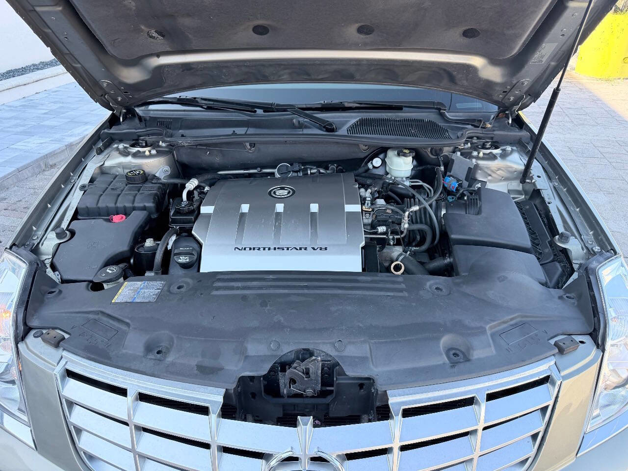 Used 2010 Cadillac DTS Luxury FWD image 27