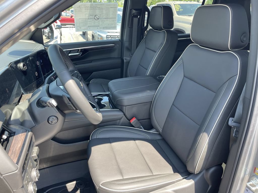 New 2026 Chevrolet Suburban Premier w/ Sun And Tow Package AWD/4WD image 11
