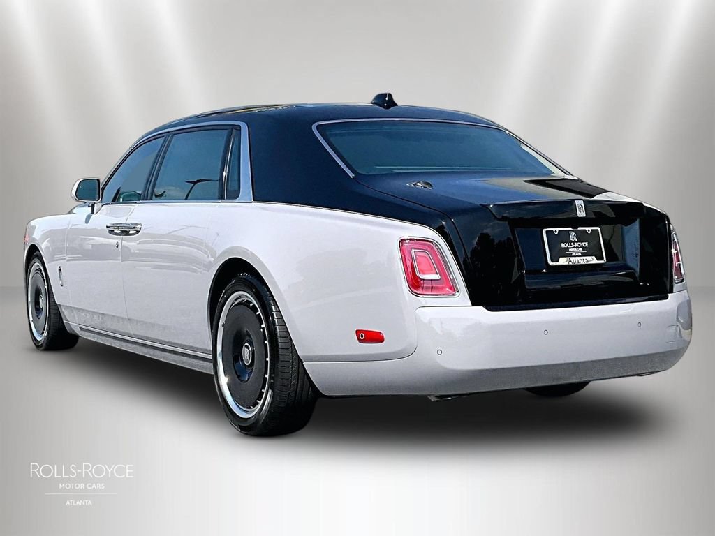 New 2027 Rolls-Royce Phantom Extended Wheelbase RWD image 3