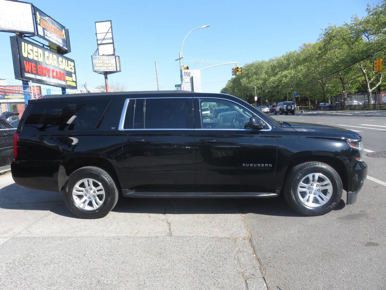 Used 2019 Chevrolet Suburban LT AWD/4WD image 9