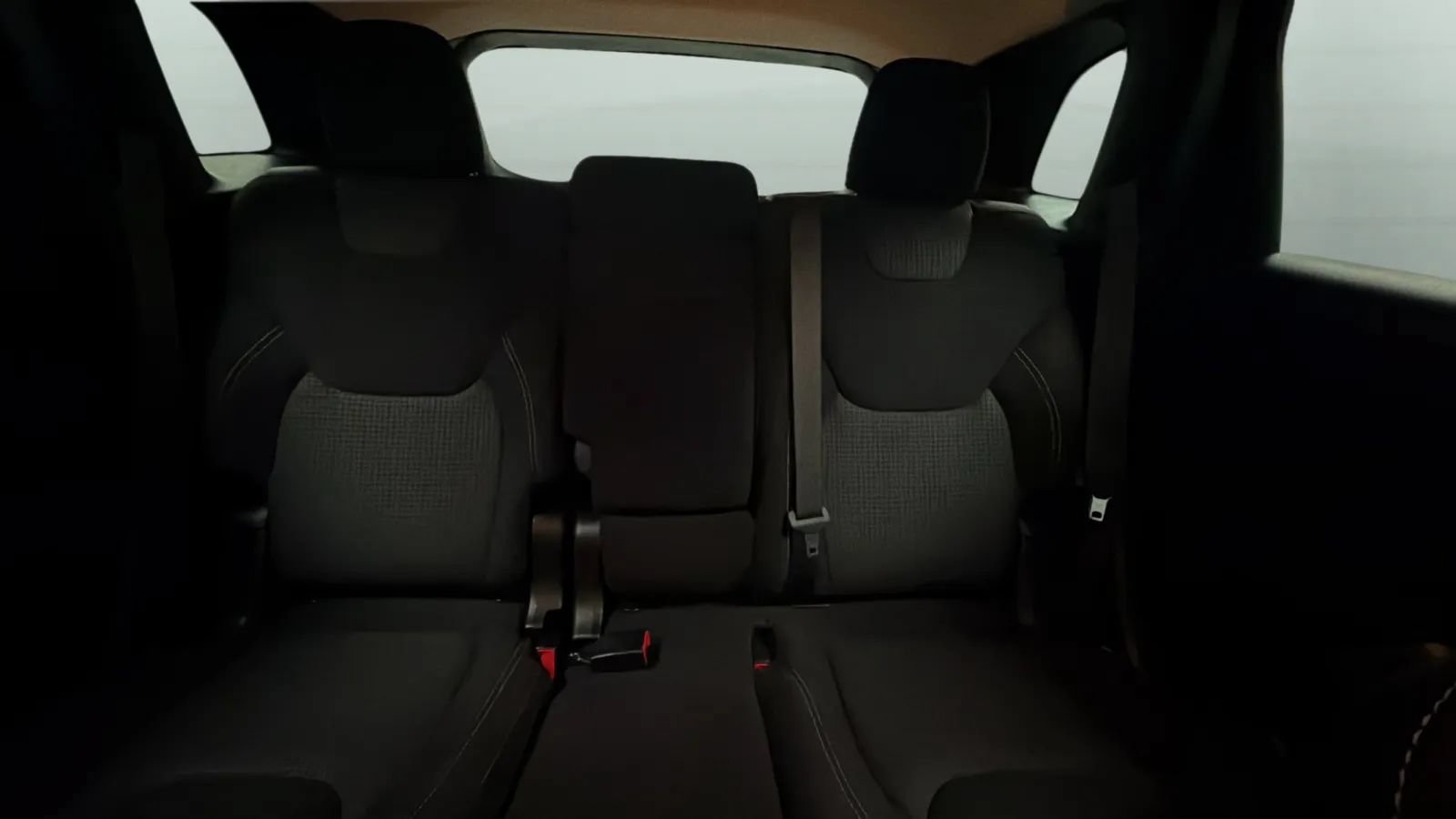 Used 2017 Jeep Cherokee Latitude FWD image 18