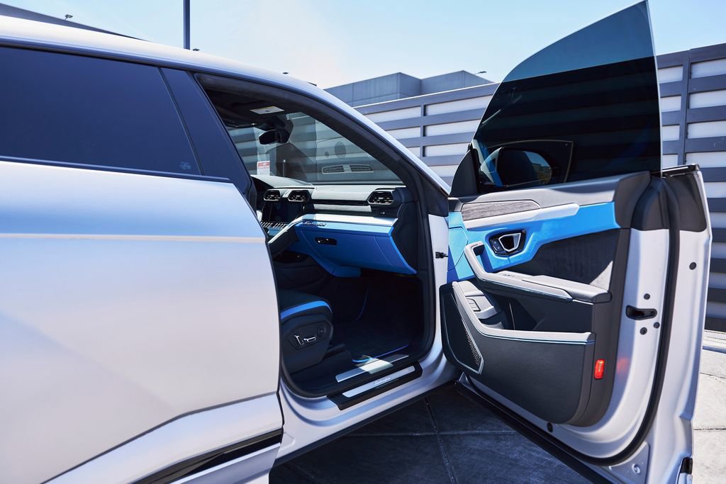 Used 2024 Lamborghini Urus S image 23