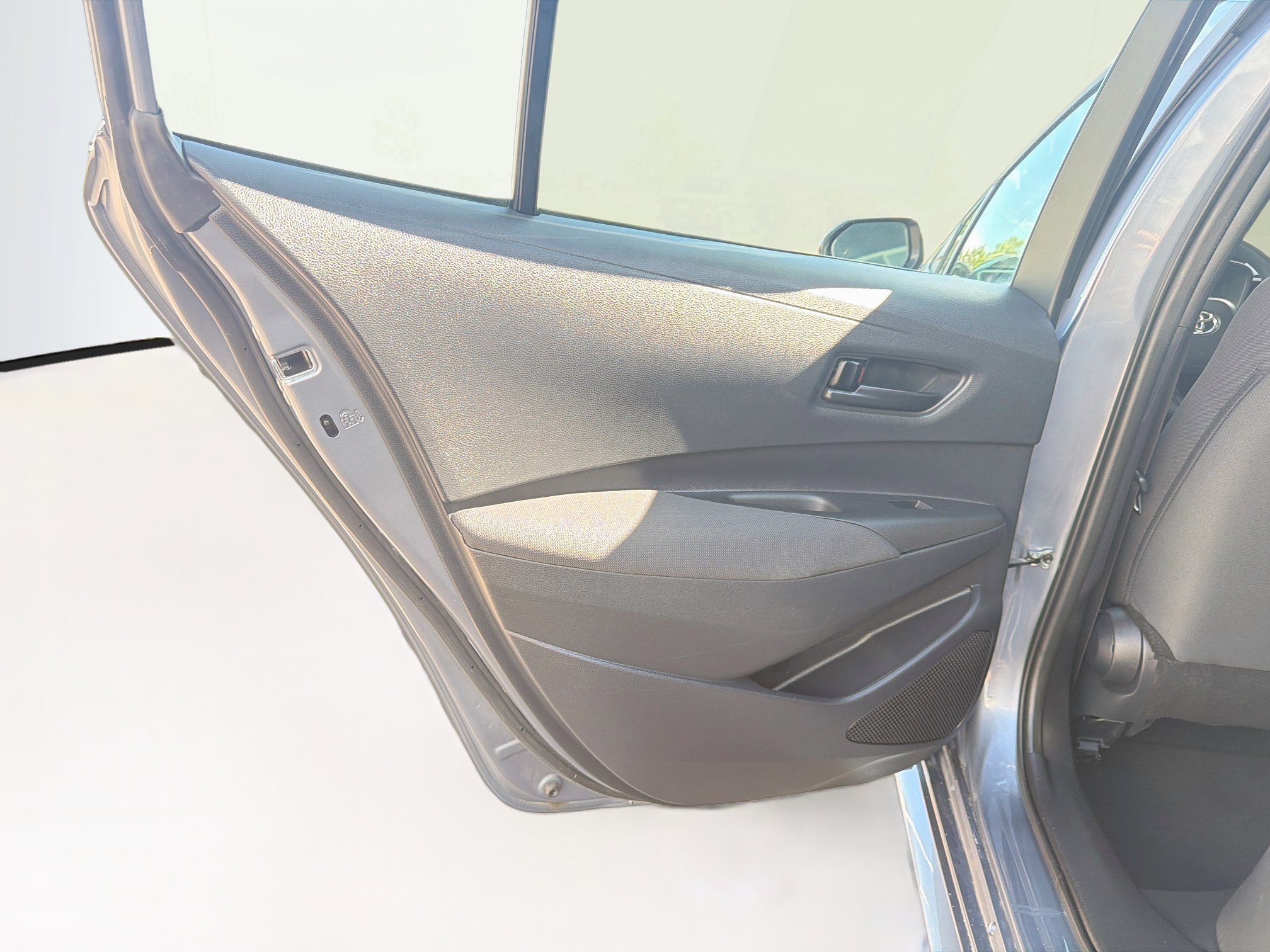 Used 2025 Toyota Corolla LE FWD image 24