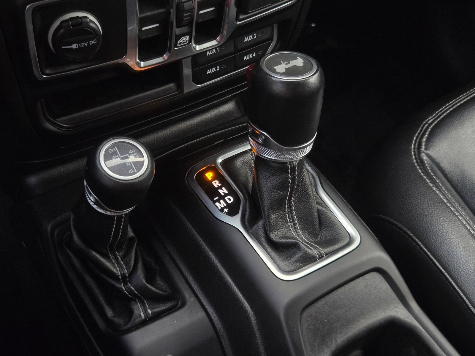 Used 2021 Jeep Wrangler Unlimited Sahara w/ Cold Weather Group AWD/4WD image 18