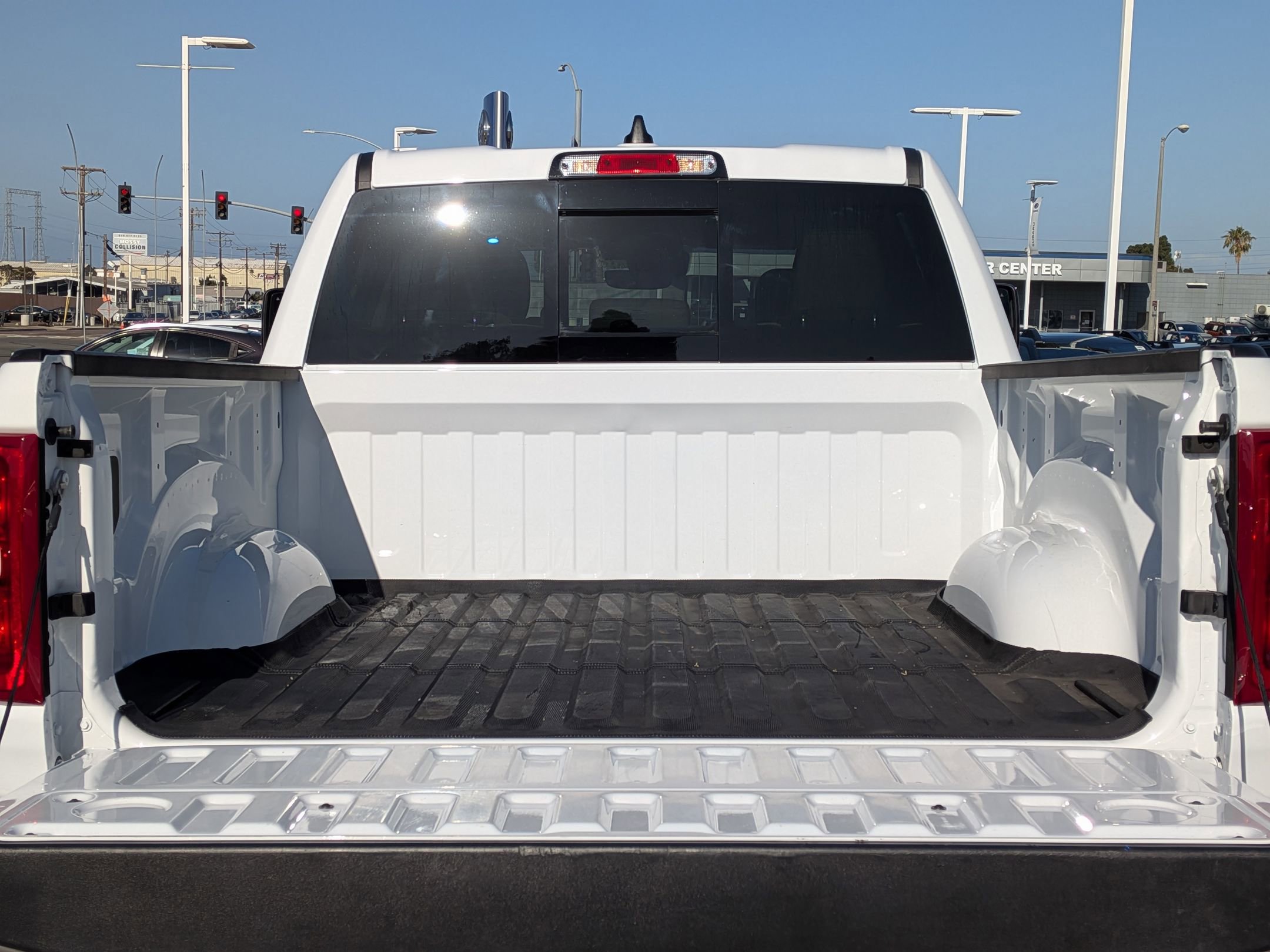 Used 2025 RAM 1500 Laramie w/ Trailer Tow Group AWD/4WD image 30