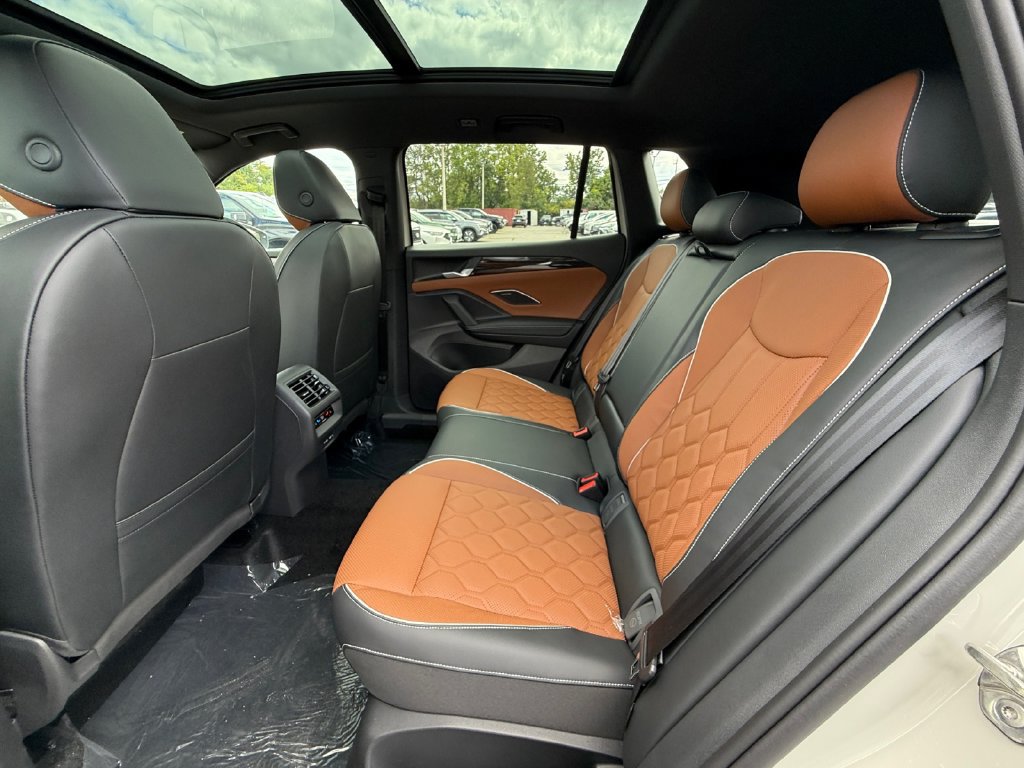 New 2026 Volkswagen Tiguan SEL R-Line AWD/4WD image 25