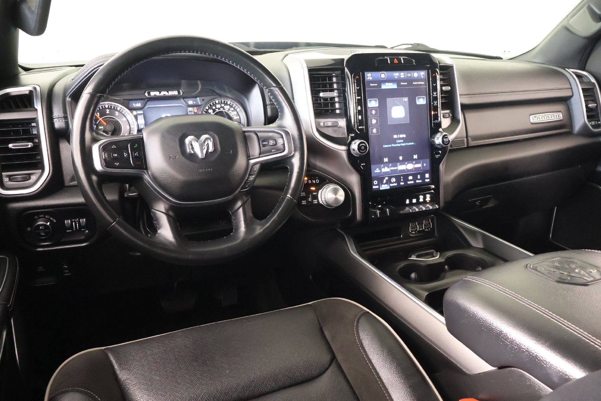 Used 2022 RAM 1500 Laramie AWD/4WD image 2