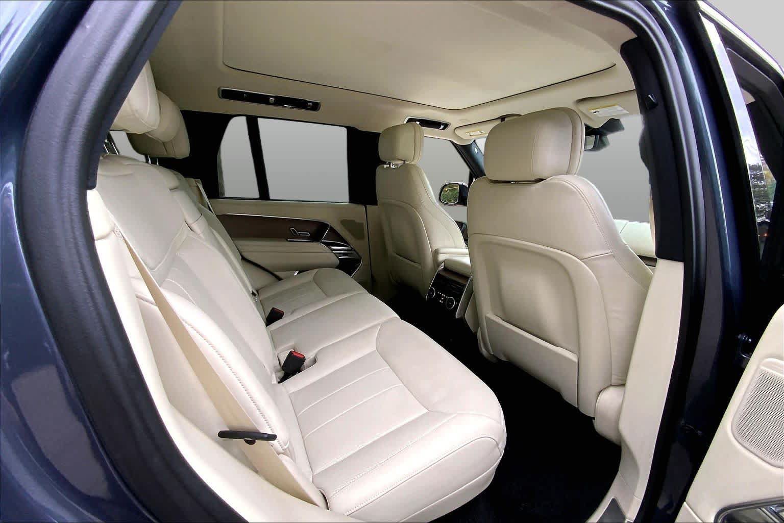 Used 2024 Land Rover Range Rover SE AWD/4WD image 18