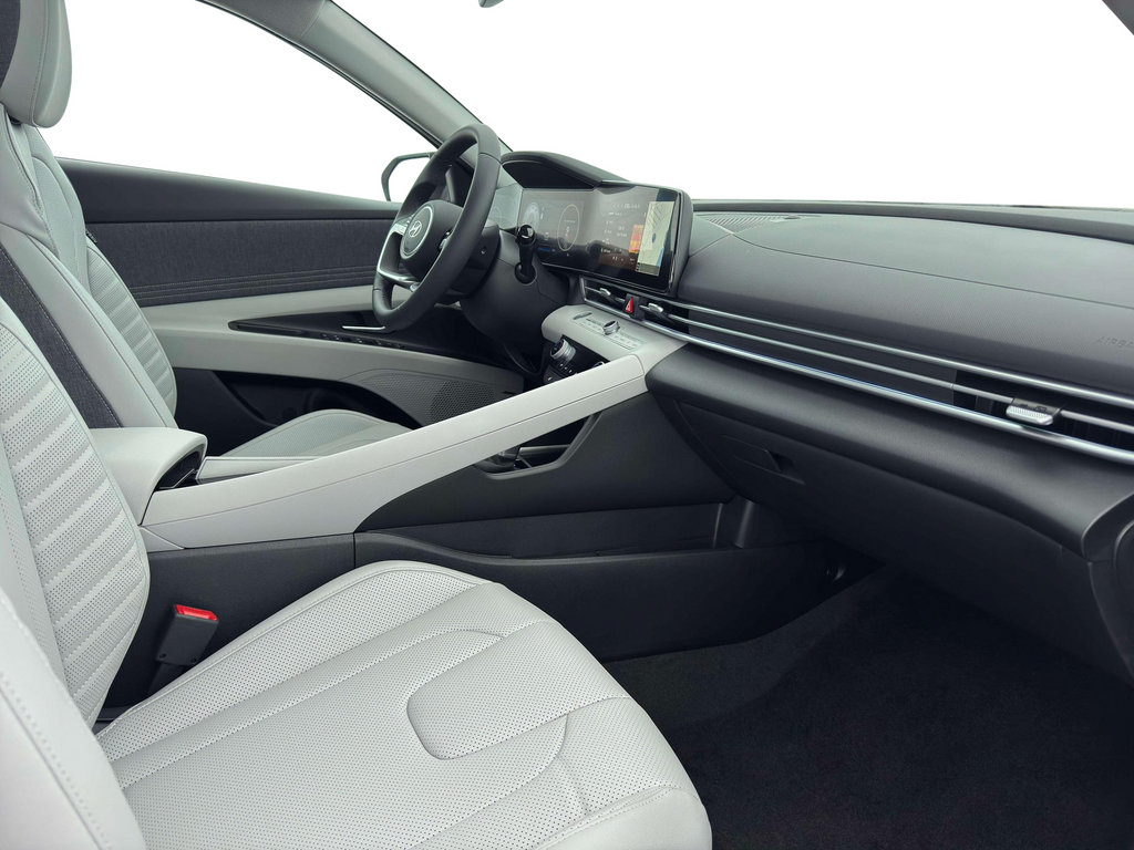 New 2026 Hyundai Elantra Limited FWD image 15