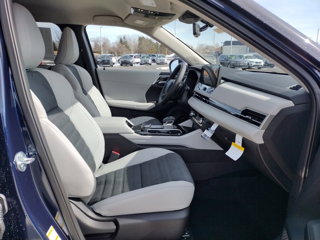New 2026 Mitsubishi Outlander SE image 11