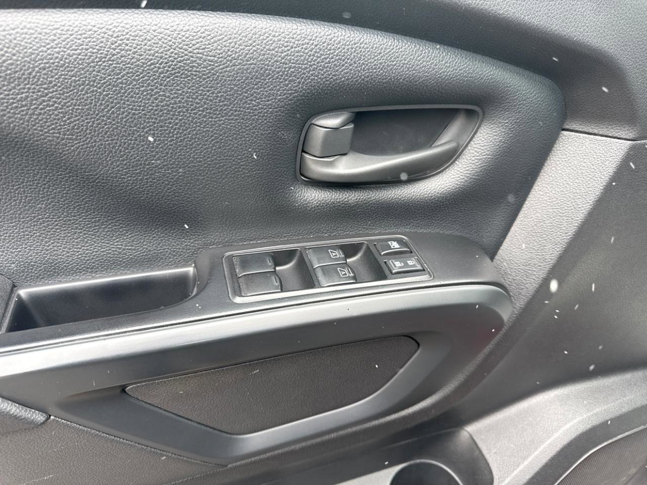 Used 2017 Nissan Titan S AWD/4WD image 13