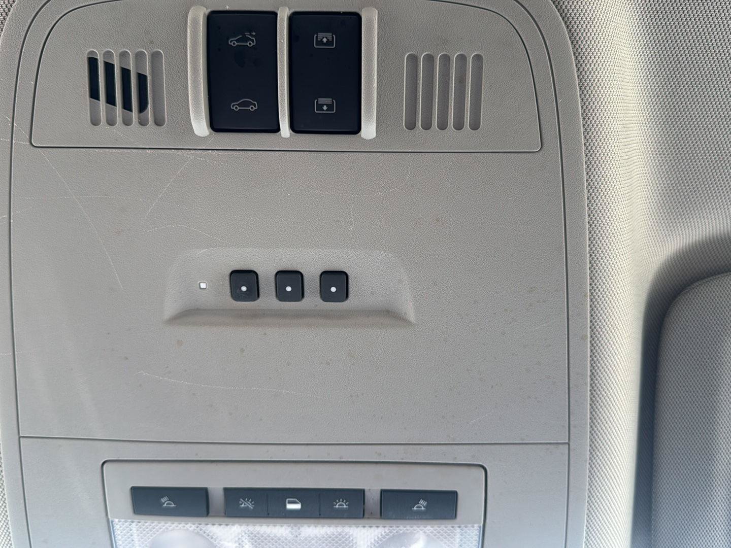 Used 2013 Buick LaCrosse Leather FWD image 18
