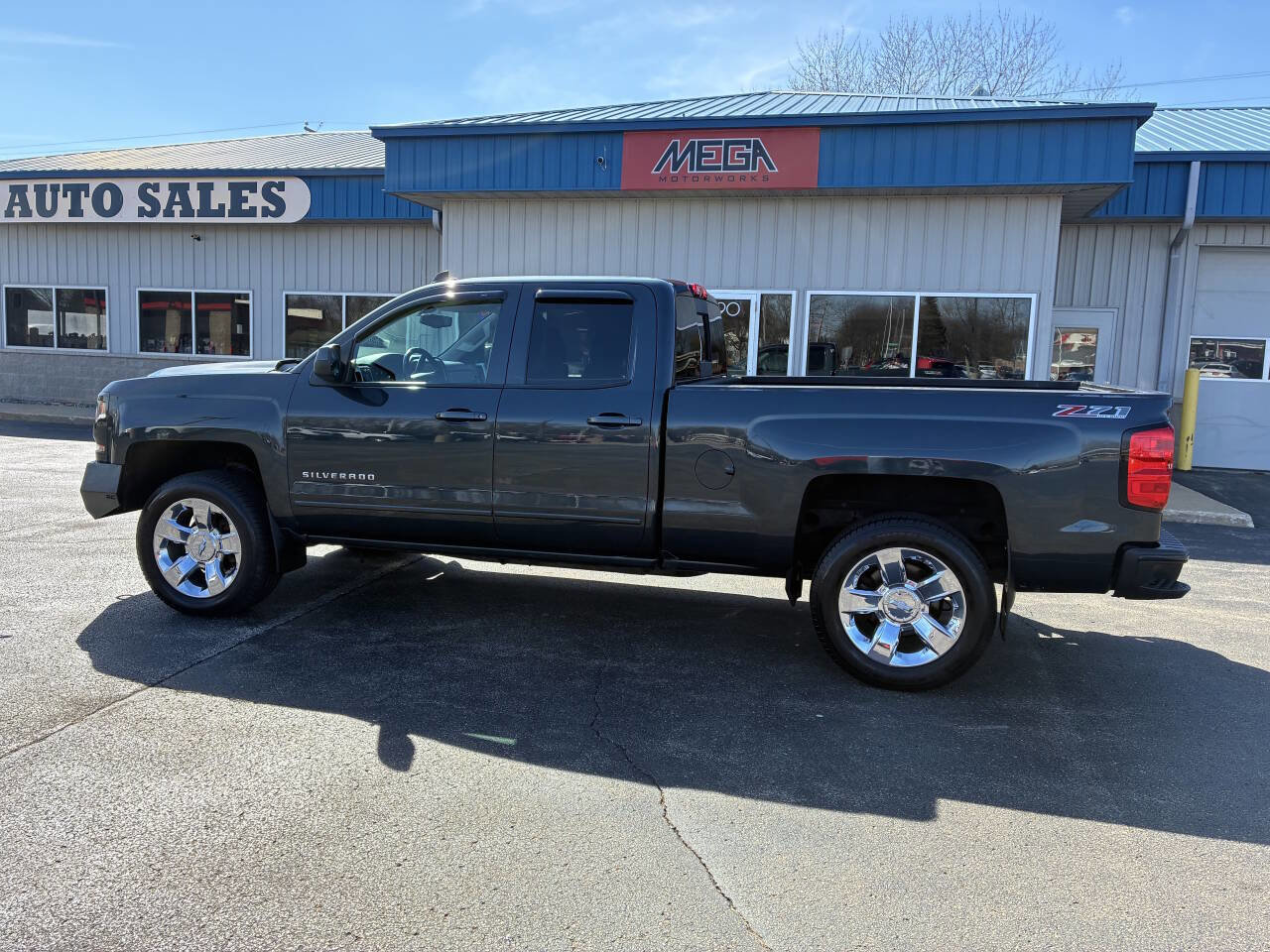 Used 2017 Chevrolet Silverado 1500 LT w/ All Star Edition image 7