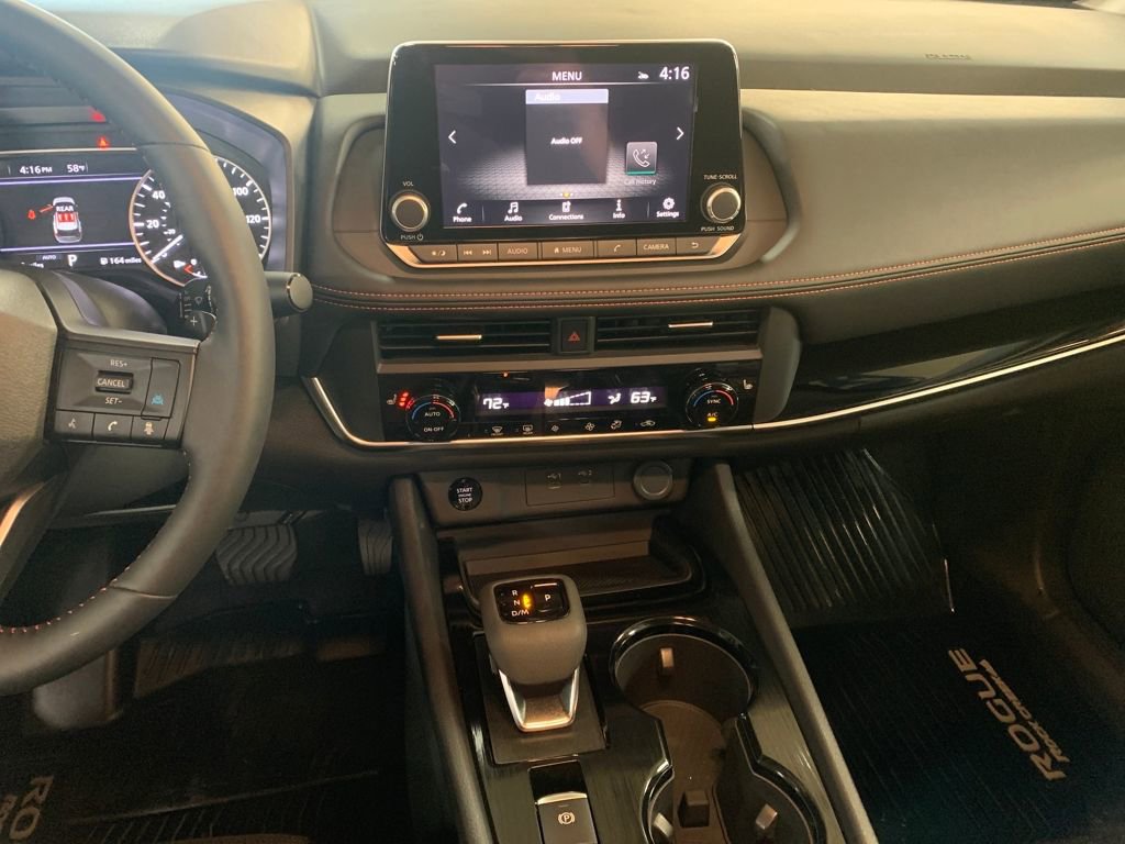 Certified 2025 Nissan Rogue SV image 22