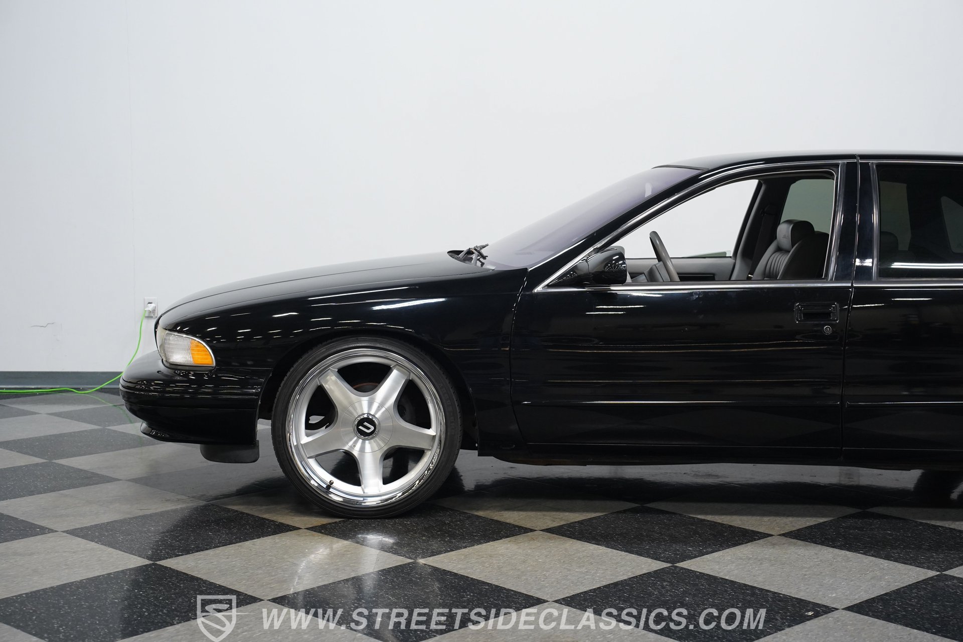 Used 1996 Chevrolet Impala SS RWD image 23