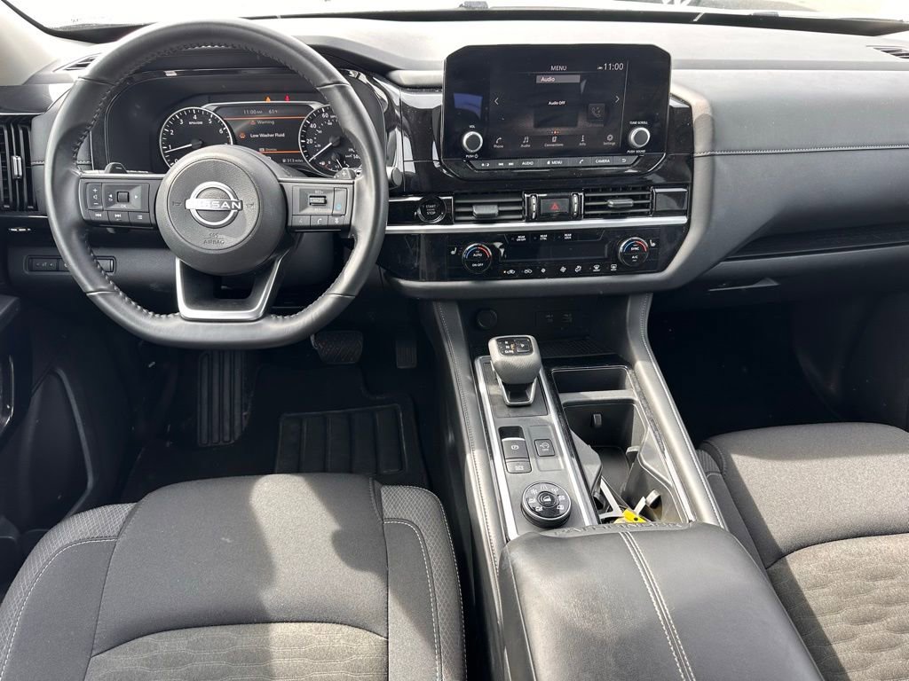 Used 2025 Nissan Pathfinder SV AWD/4WD image 4