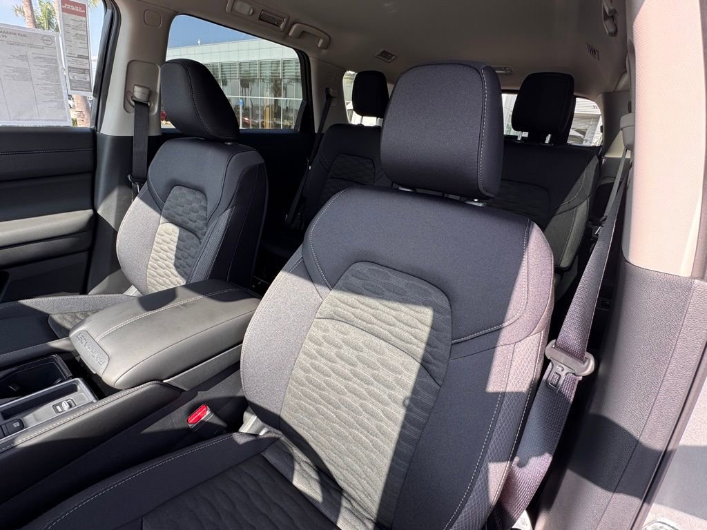 New 2025 Nissan Pathfinder SV image 10